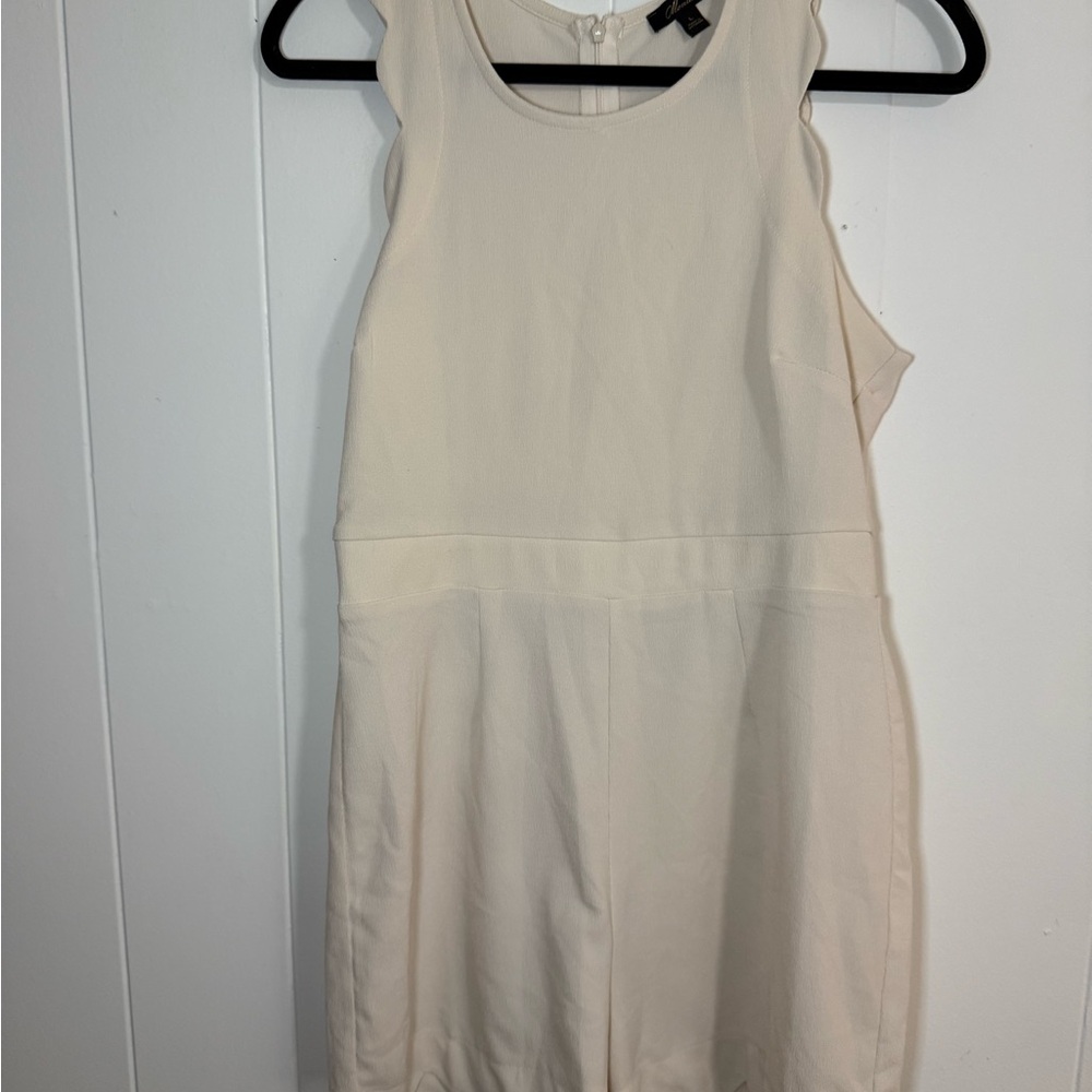 Elegant Cream Sleeveless Dress